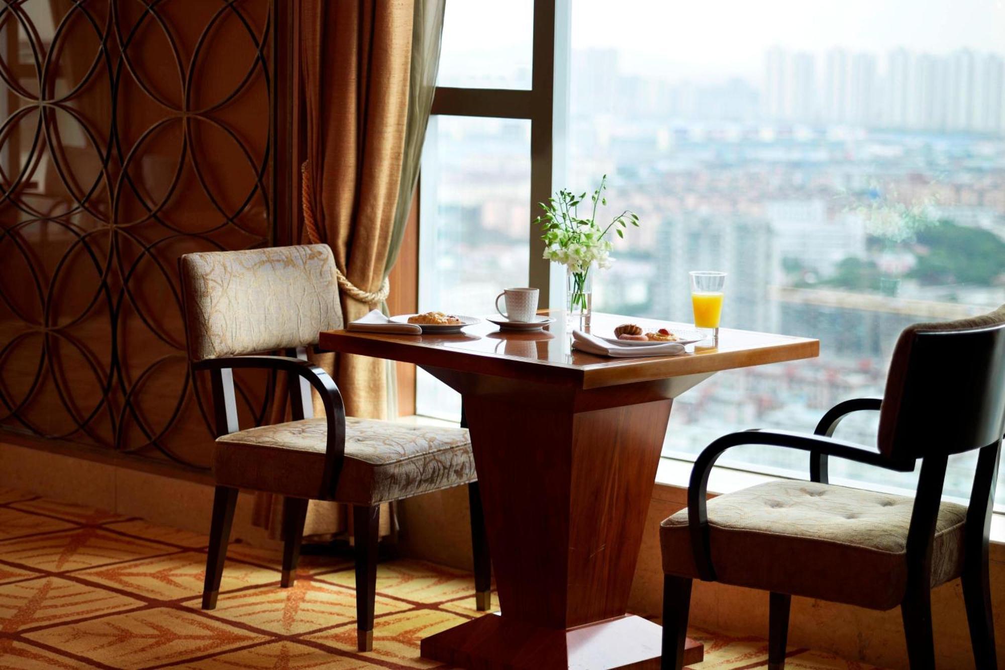 Sheraton Ningbo Hotel - Tianyi Square Exteriör bild